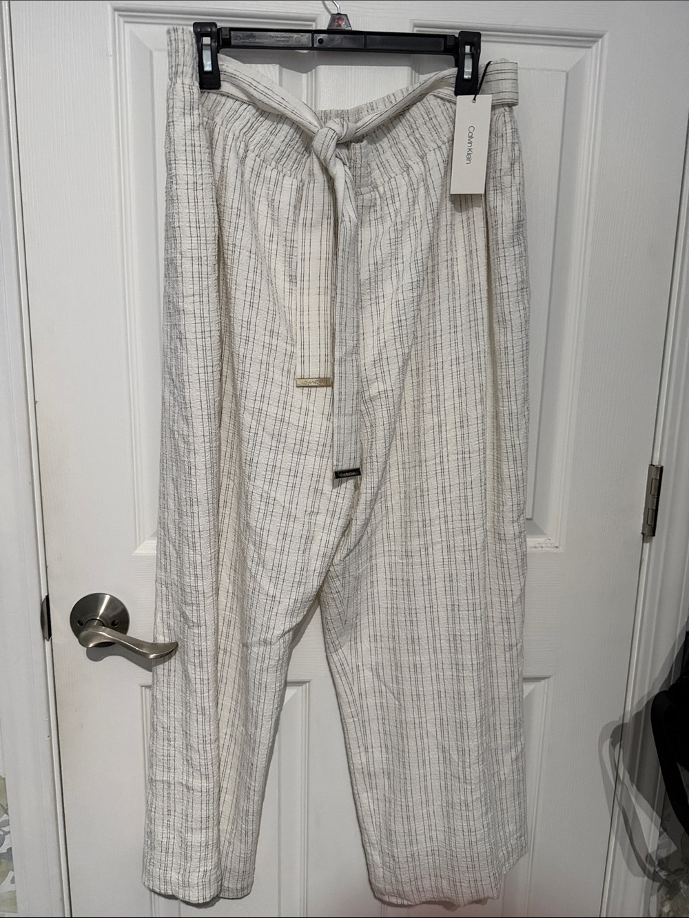 NWT Calvin Klein Cream Striped Drawstring Cropped Pants. Size XL.